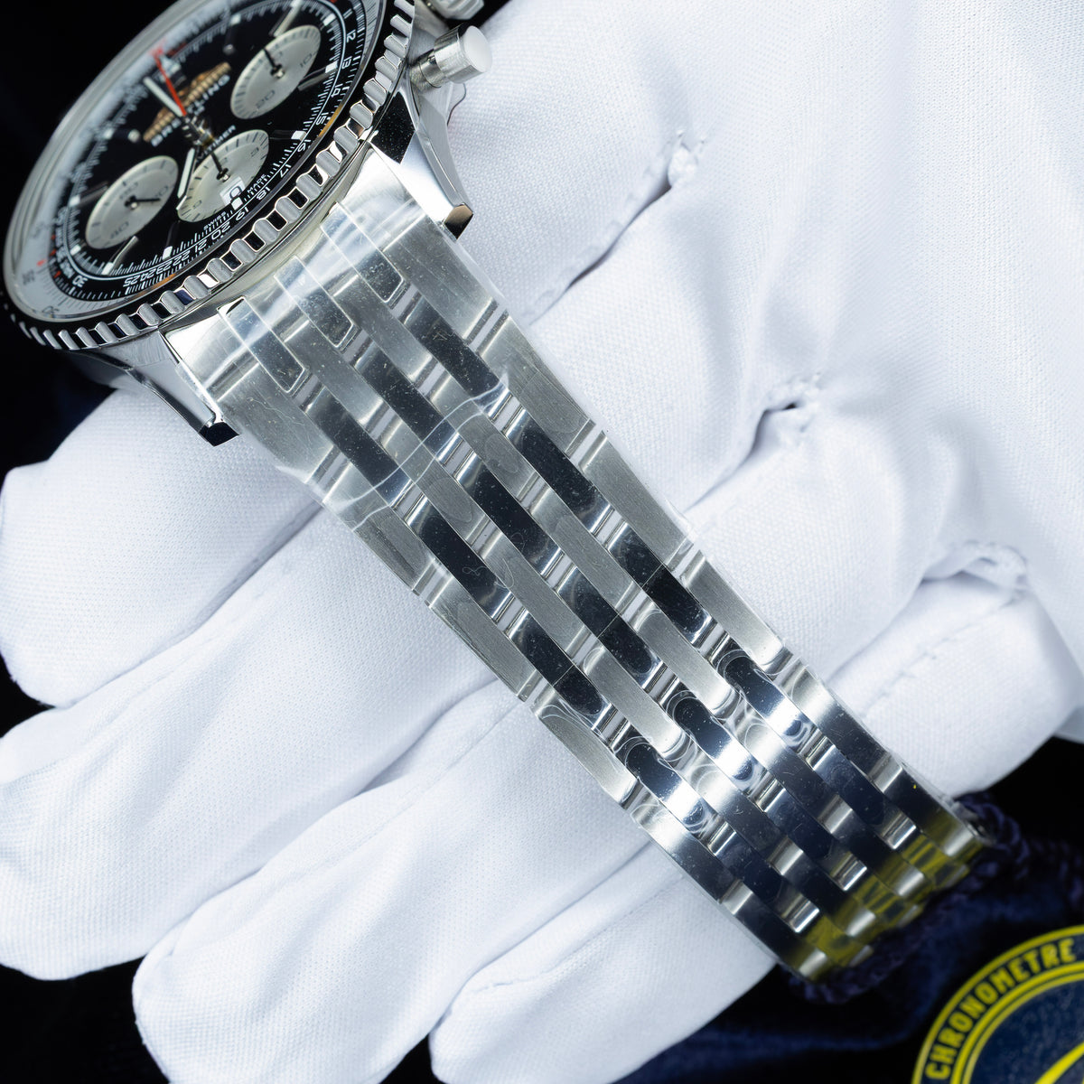 2025 NEW Breitling Navitimer AB0138 – 43mm B01 Chronograph Black Dial B&P